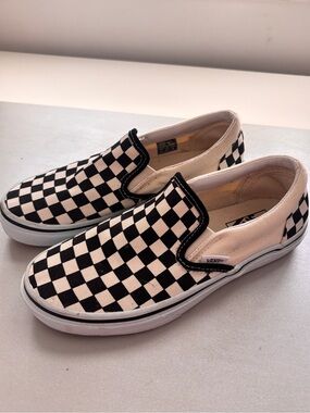 Vans Checkerboard Slip-On Sneakers – Size US 6M/7.5W